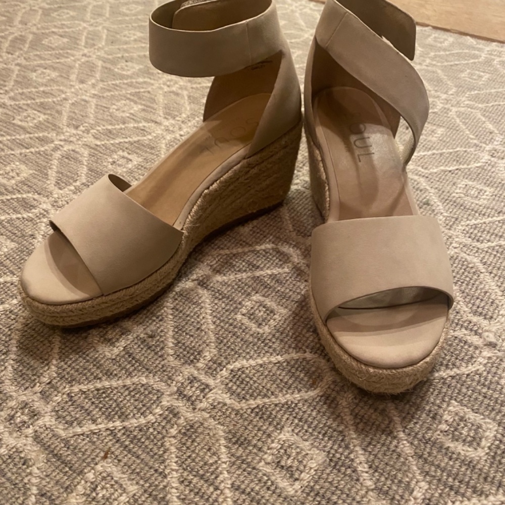 Naturalizer Soul size 6 wedge sandals - Picture 2 of 4